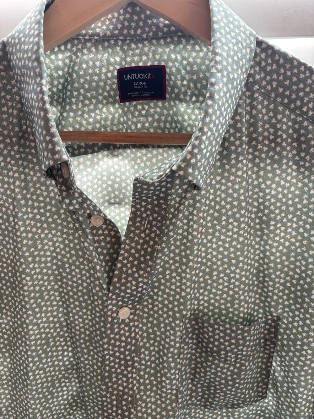 UNTUCKit Men's Sage Green Short-Sleeve Printed Button-Down Shirt